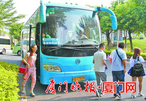 自動換套坐便器